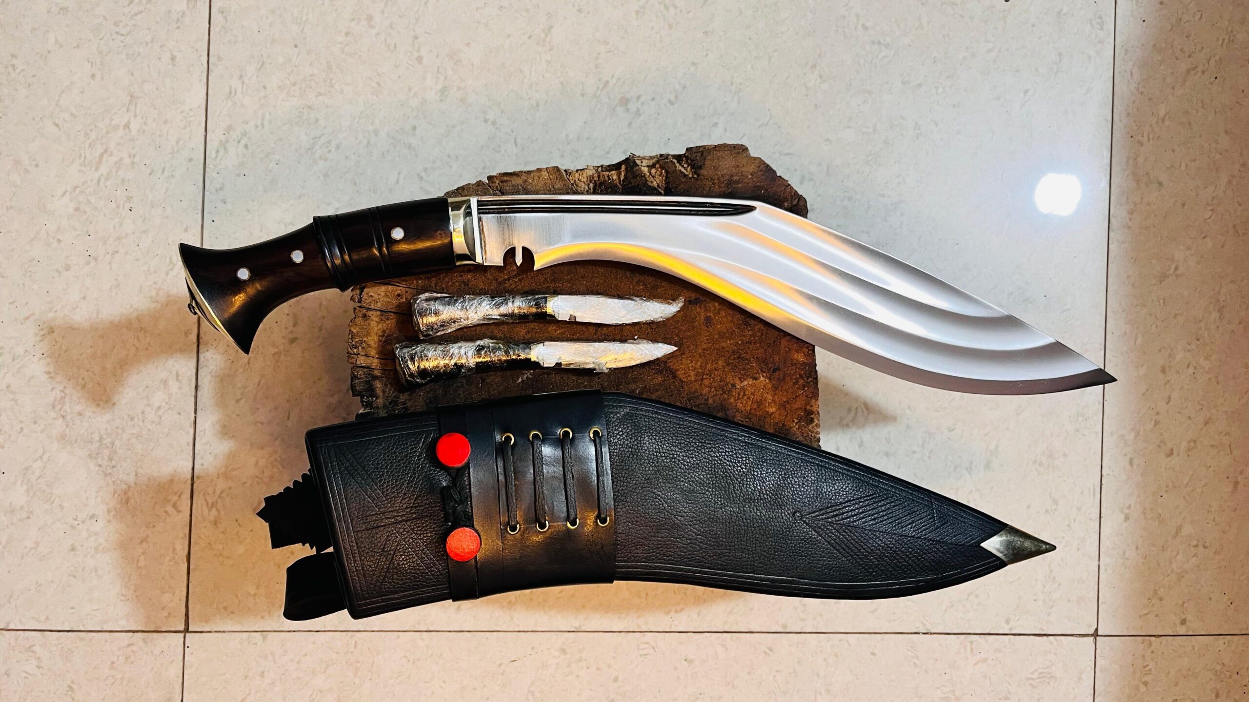 Tin Chira Kukri