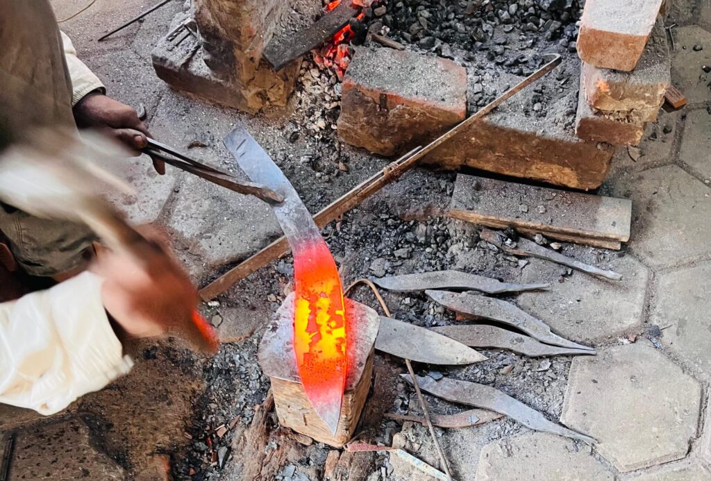 forging a kukri khukuri