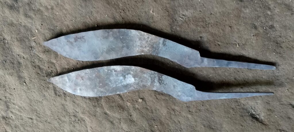 baspate forging kukri knife