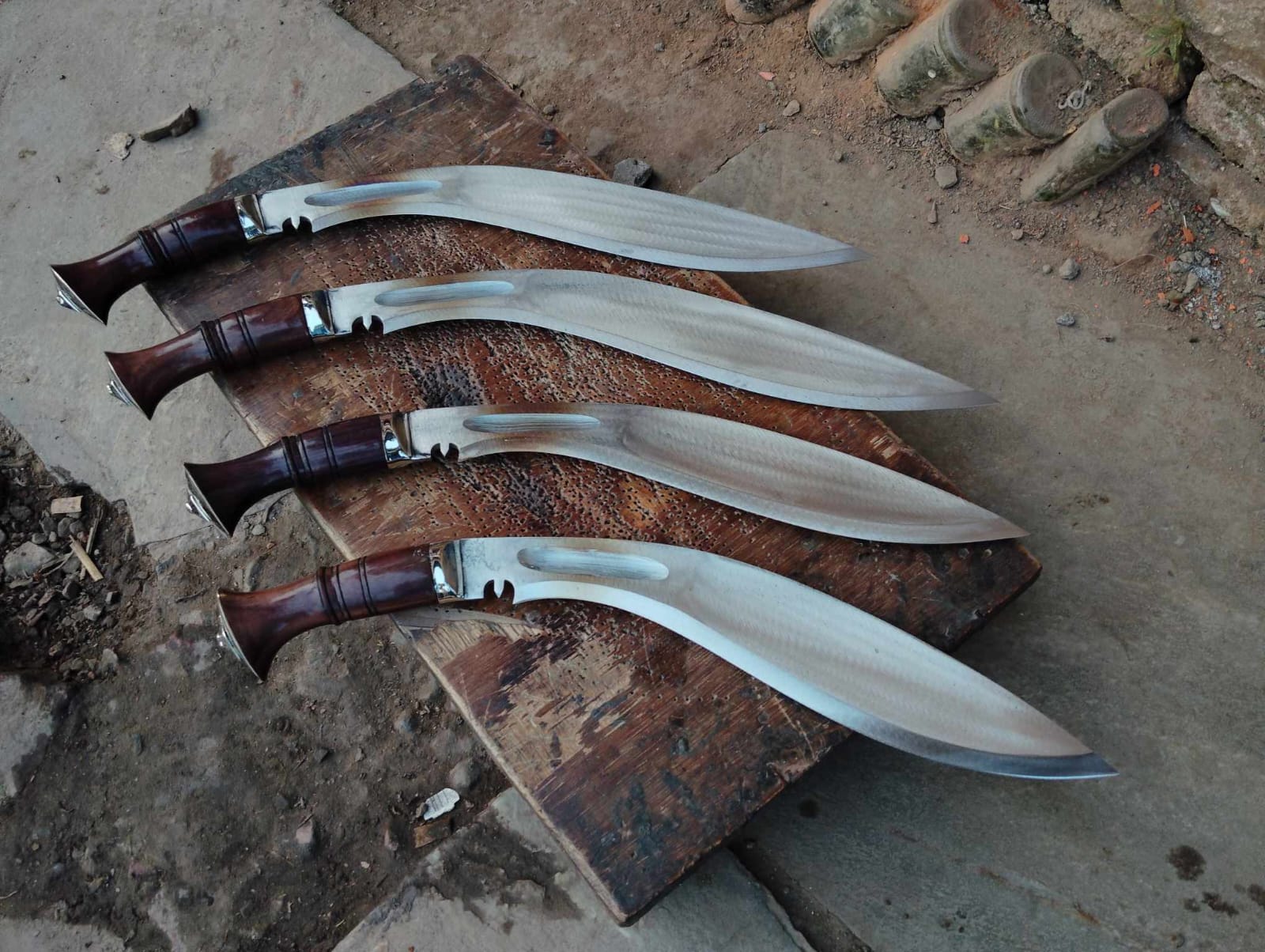 Neo Hanshee Antique Kukri Knife