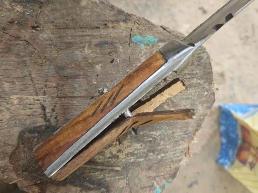 broken khukuri tang of poor quality kukri