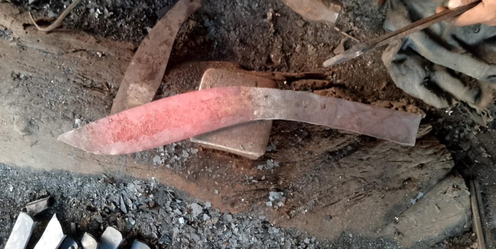 Hand forging the kukri knife